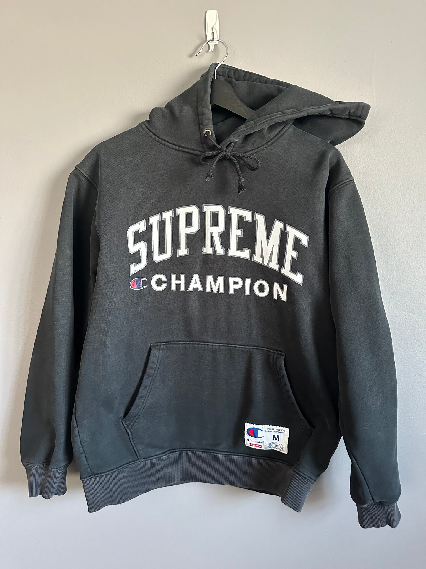 Supreme x Champion Black SS17 Pullover Sweatshirt Mens Medium Streetwear Used